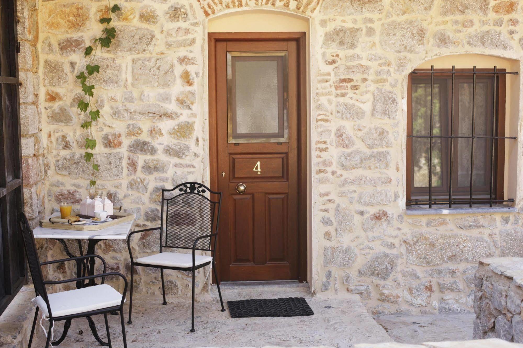 Traditional Hotel Ianthe Véssa Extérieur photo